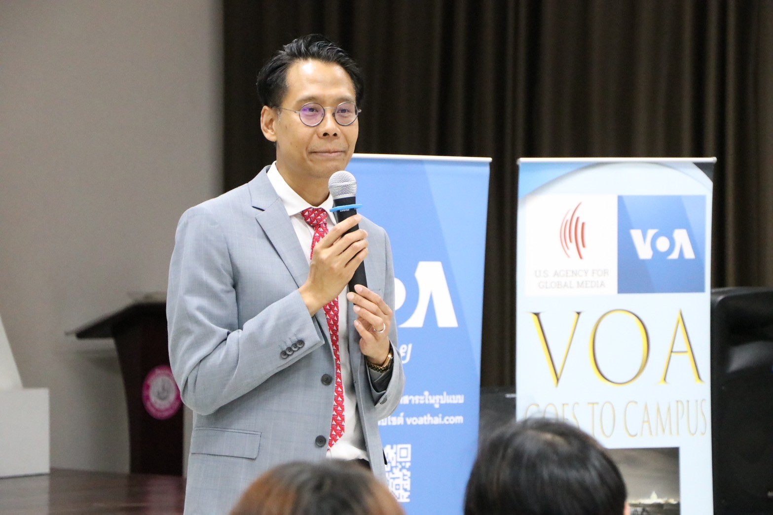 VOICE OF AMERICA (VOA) ภาคภาษาไทย ร่วมกับ คณะสารสนเทศและการสื่อสาร คณะศิลปศาสตร์ สถานีวิทยุมหาวิทยาลัยแม่โจ้ จัดกิจกรรมแลกเปลี่ยนเรียนรู้การผลิตข่าว การนำเสนอข่าว และภาพยนต์สารคดี